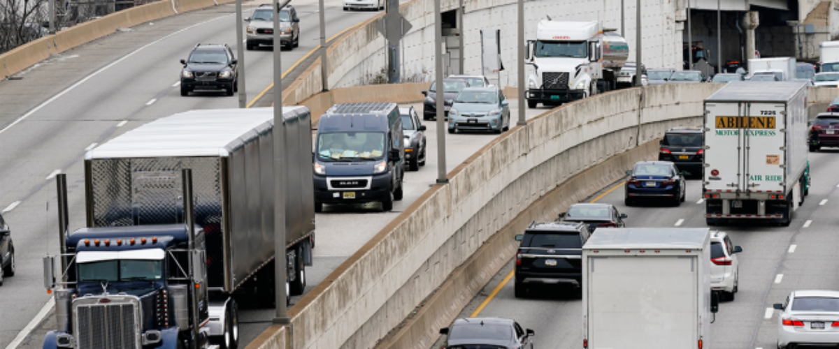 EPA Sets Strict Emissions Standards for Heavy Trucks