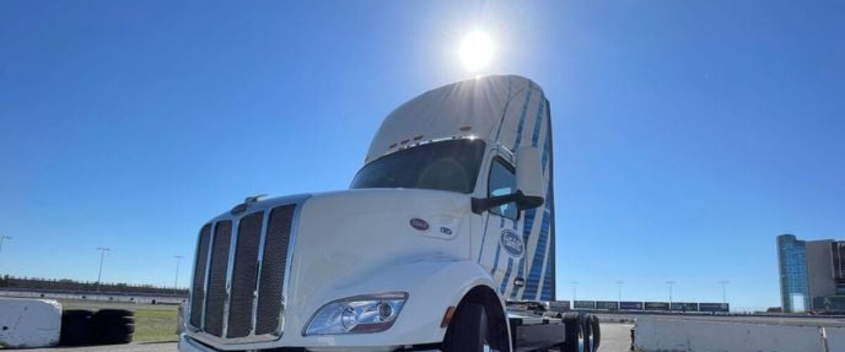 Report: ZEV Transition Will Cost U.S. Trucking $1 Trillion